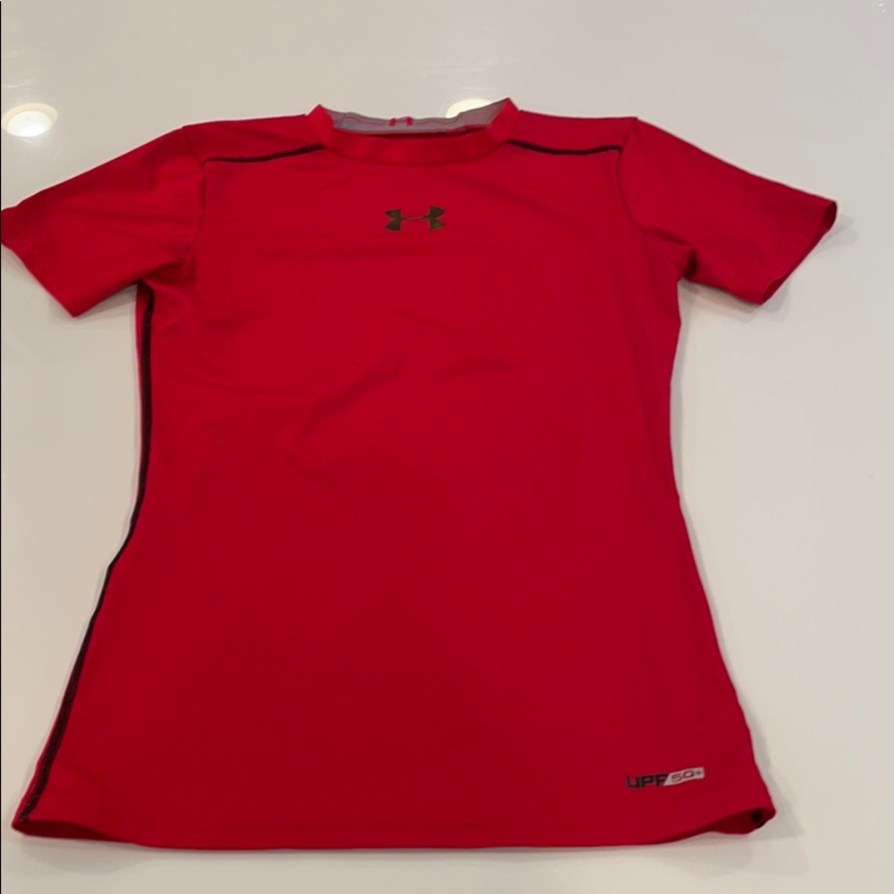 Kids’ Fitted Under Armour shirt size M